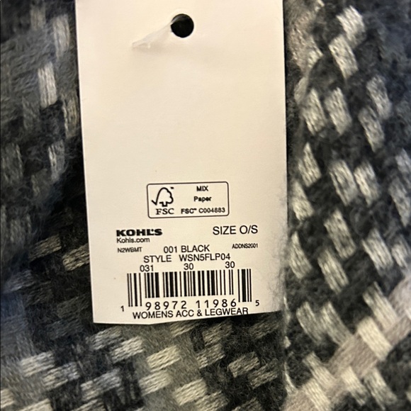 Chic Black and White Plaid Cape with Buckle - Picture 7 of 7